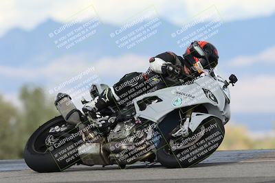 media/Nov-16-2025-Race Pace (Sun) [[8c5fa54630]]/Non Verified Riders (1st 20 Minutes)/7-Turn 9 Entry (210pm)/